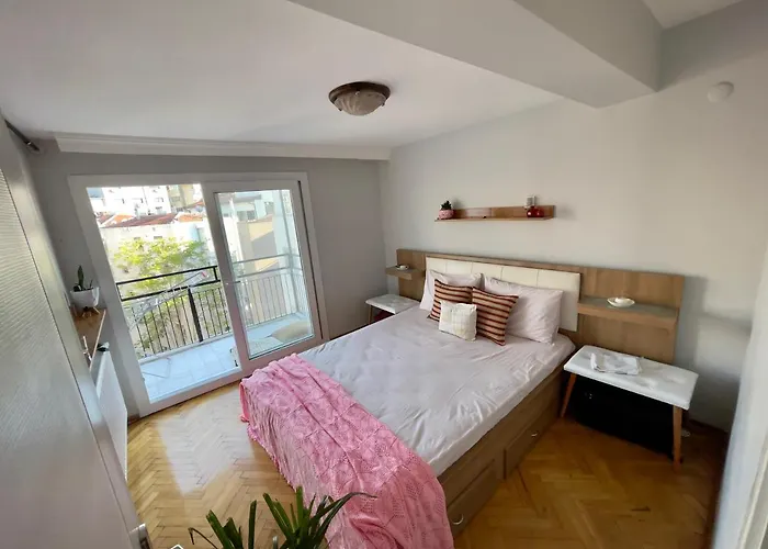 Central Izmir Delight: Cozy Alsancak Apartment