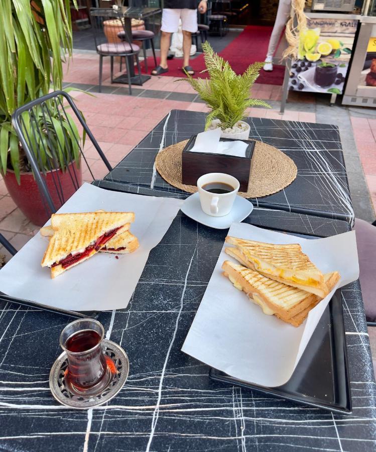 Apartment Delight: Cozy Alsancak