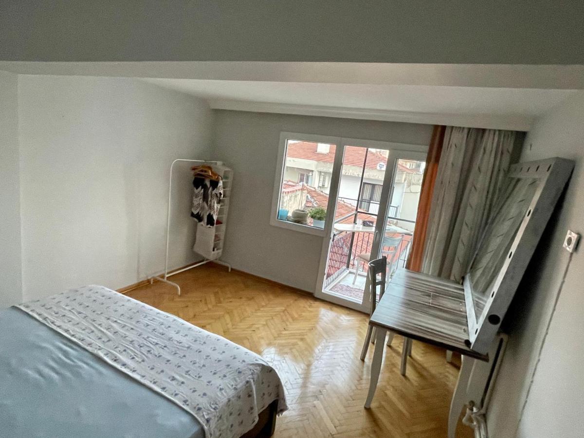 Delight: Cozy Alsancak Apartment *